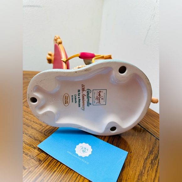 Disney - Picture 3 of 7